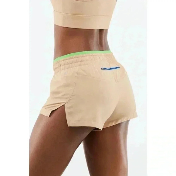 Fabletics women’s beige and green mid rise running shorts size medium - Picture 2 of 8